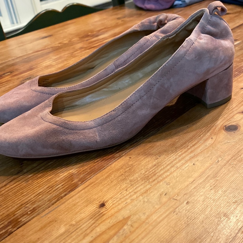 Womens JCrew Ballet Pink Suede Low Heeled shoes. 7.5